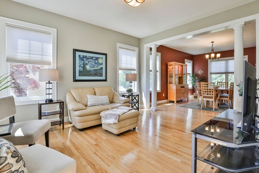 Chandelier, Dining room, Interior, Living room, Wood Texture Flooring