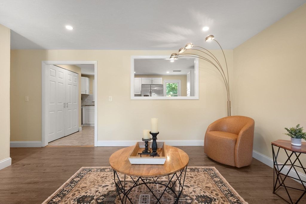 Interior, Recessed Lighting, Wood Texture Flooring