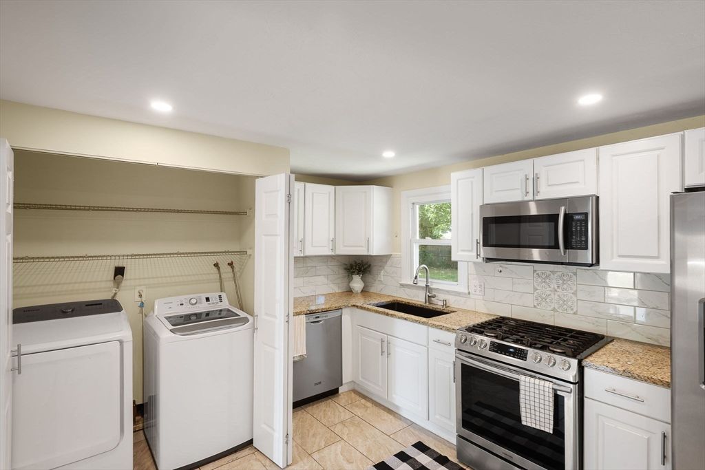 Interior, Kitchen, Recessed Lighting, Stainless Steel Appliances, Washer