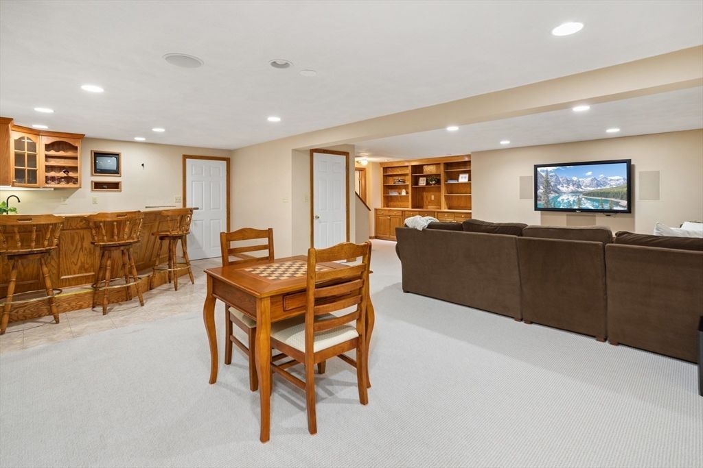 Dining room, Interior, Living room, Recessed Lighting