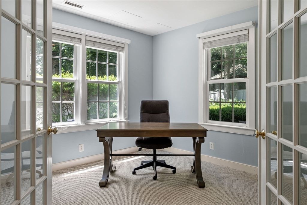 Home Office, Interior