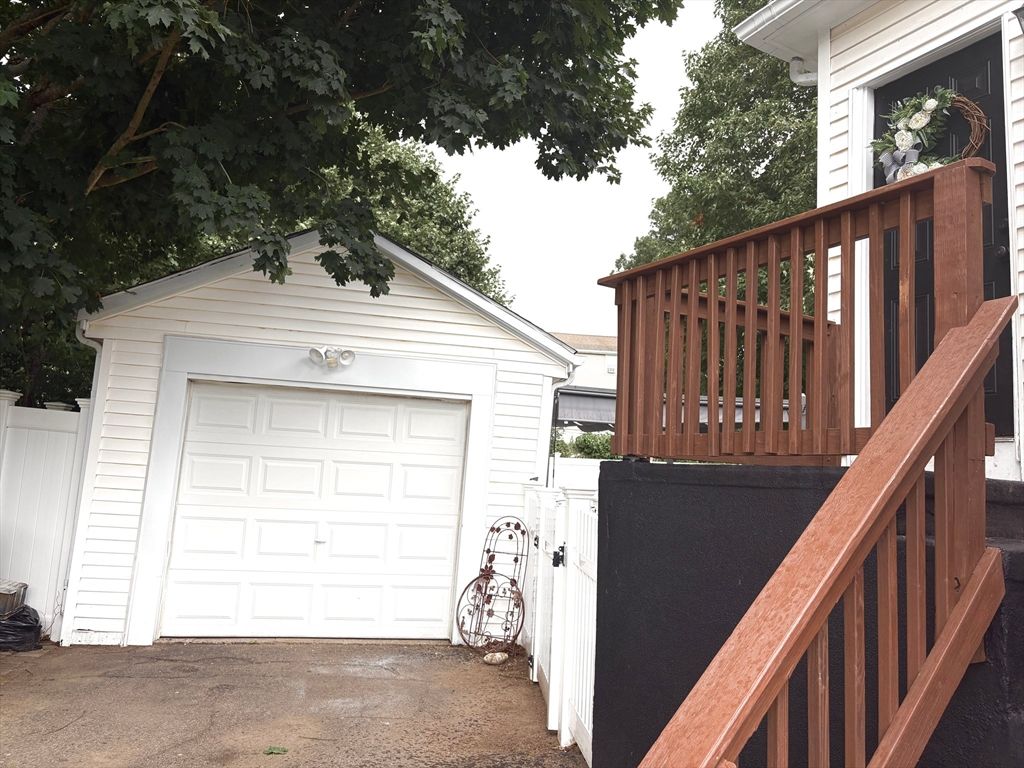 Detached Garage, Exterior
