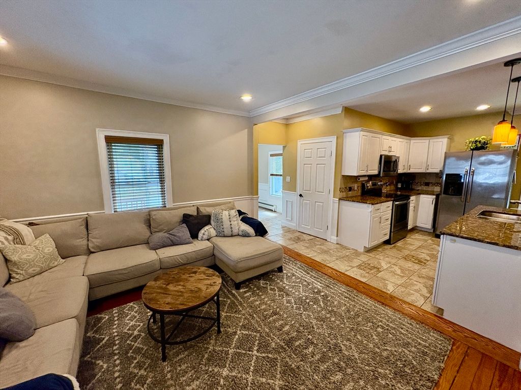 Interior, Kitchen, Living room, Pendant Lights, Recessed Lighting