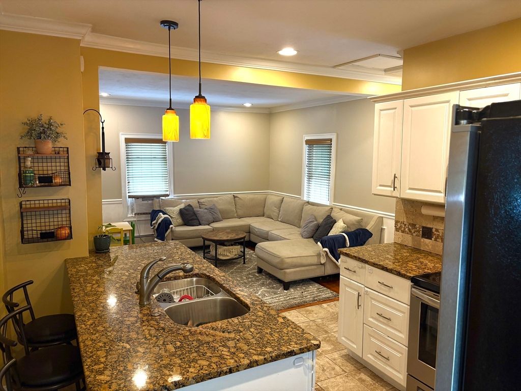 Interior, Kitchen, Living room, Pendant Lights, Recessed Lighting