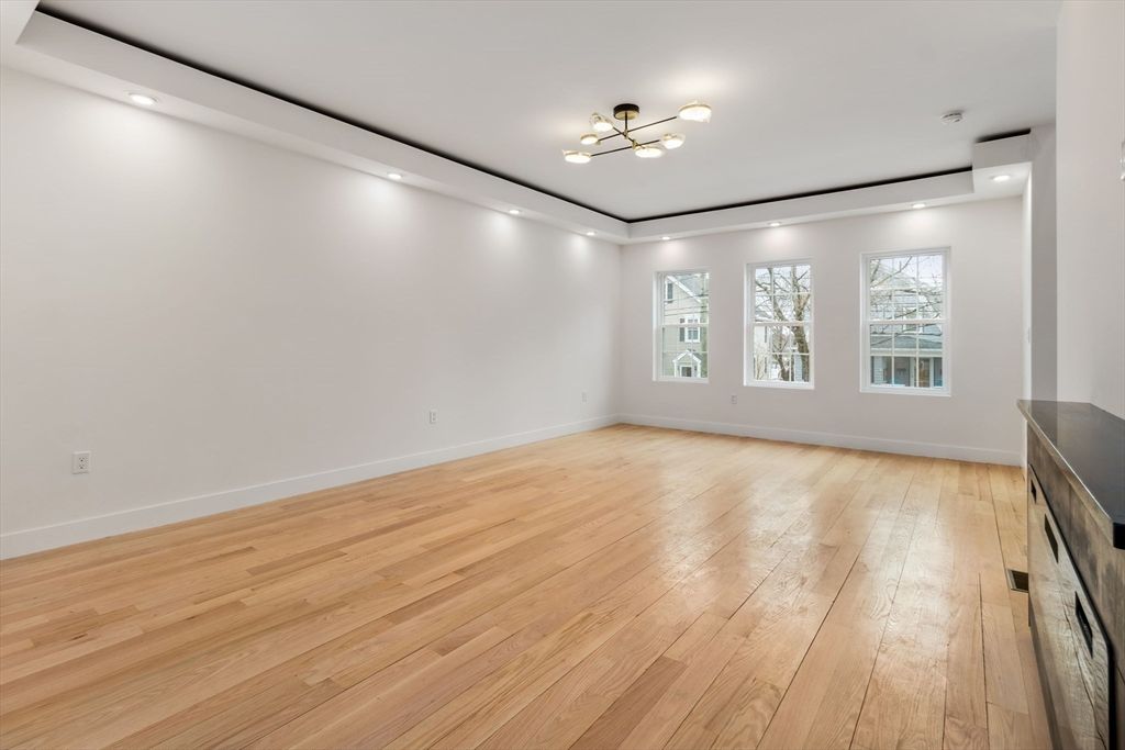 Empty room, Interior, Recessed Lighting, Wood Texture Flooring