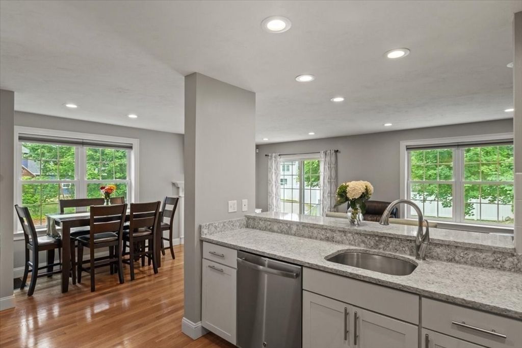 Dining room, Interior, Kitchen, Recessed Lighting, Wood Texture Flooring