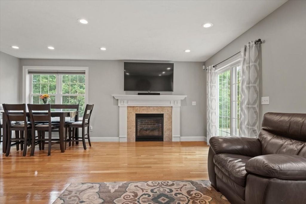 Dining room, Fireplace, Interior, Recessed Lighting, Wood Texture Flooring