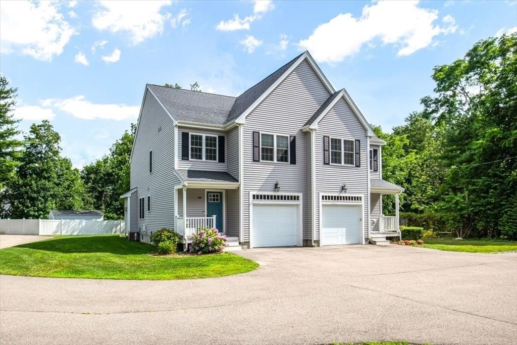 Attached, Exterior, Facade, Farmhouse