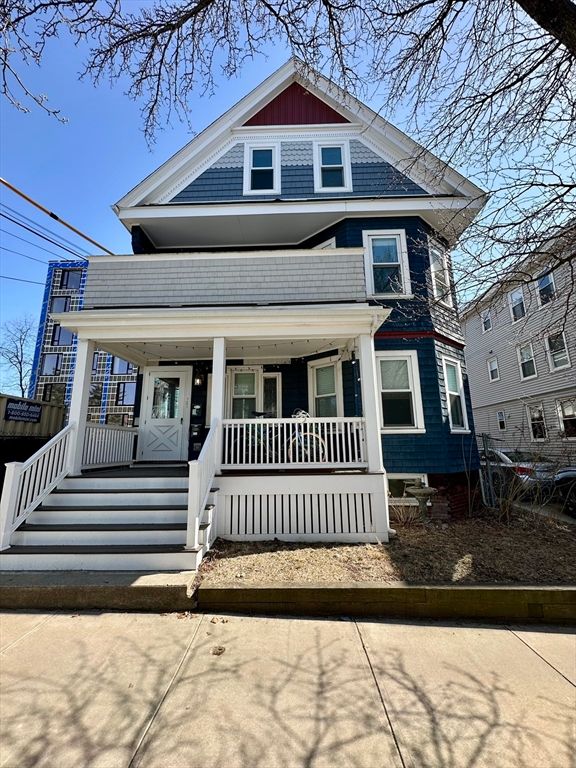 Exterior, Facade, Queen Anne Victorian