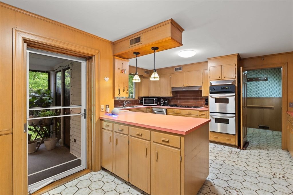 Interior, Kitchen, Pendant Lights, Stainless Steel Appliances