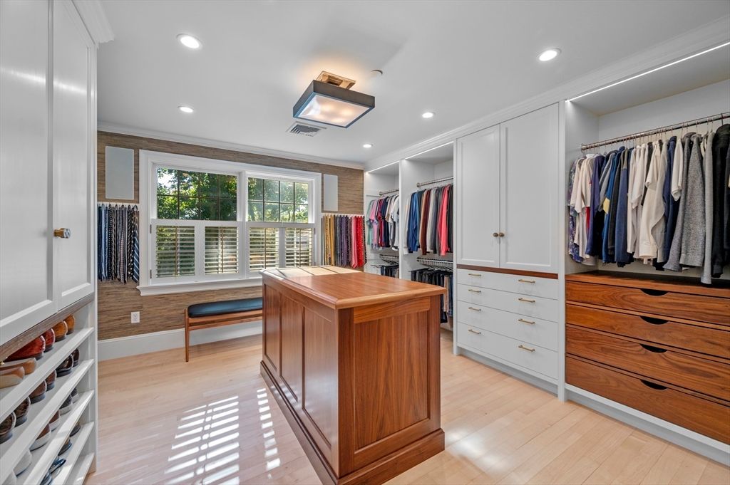Interior, Recessed Lighting, Walk-in Closets, Wood Texture Flooring