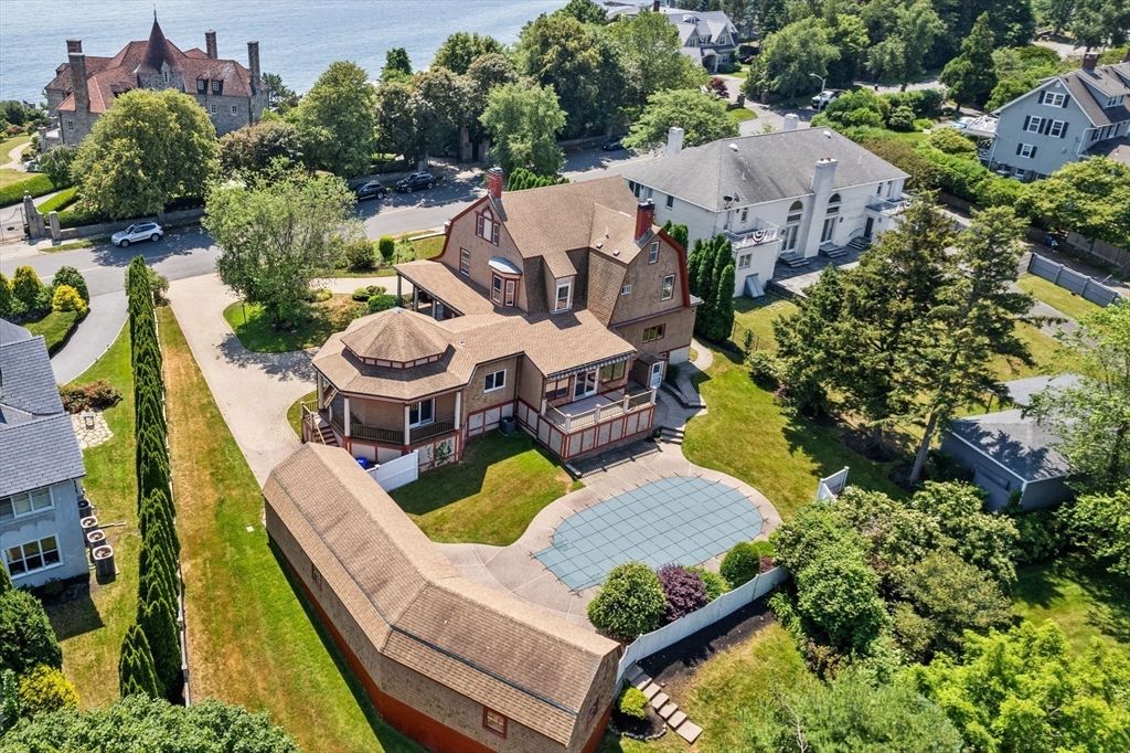 Exterior, Drone