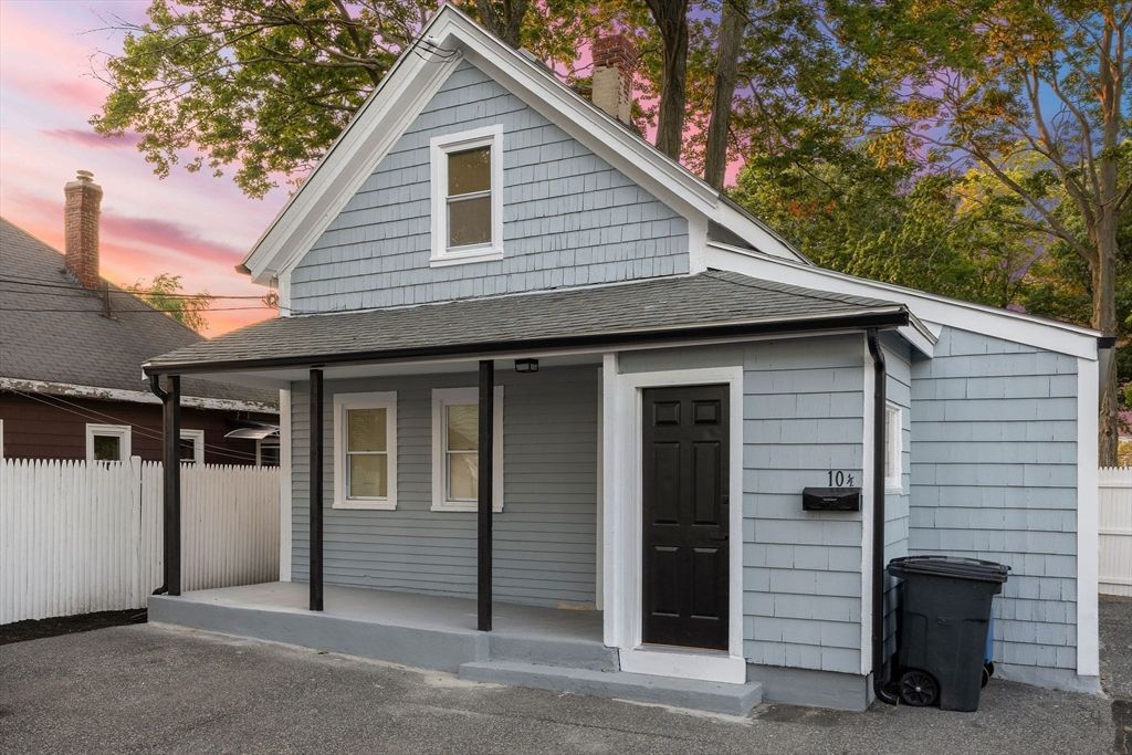 Exterior, Facade, None