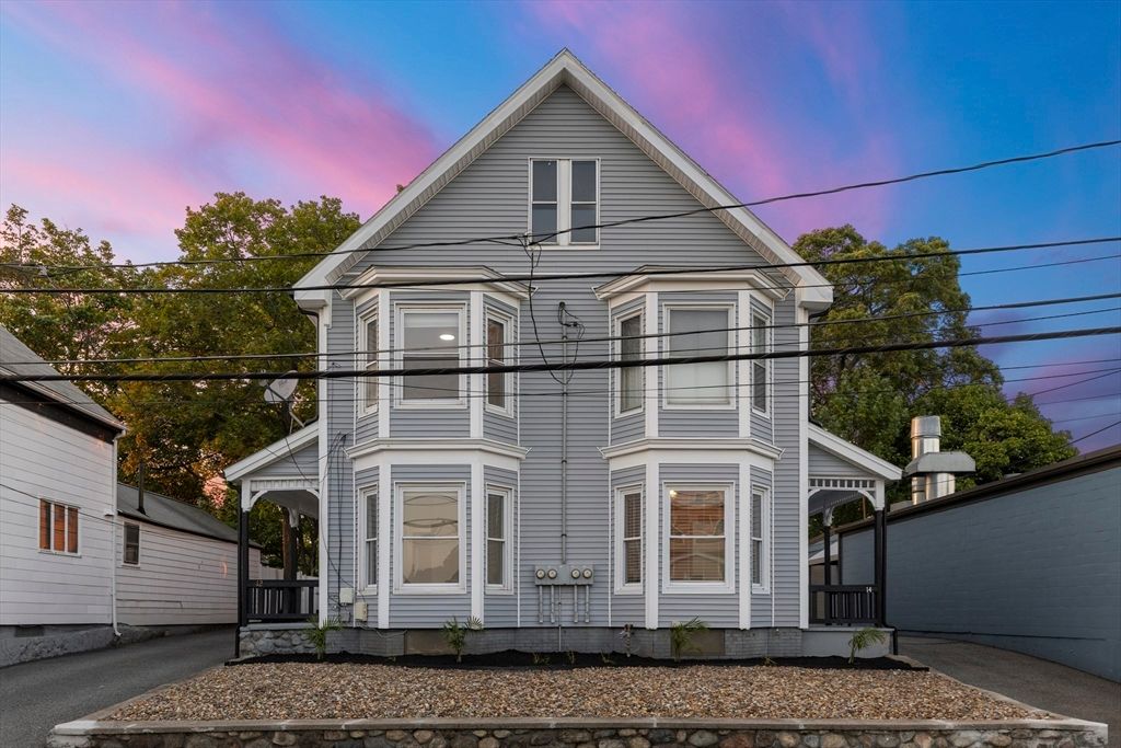 Exterior, Facade, Queen Anne Victorian