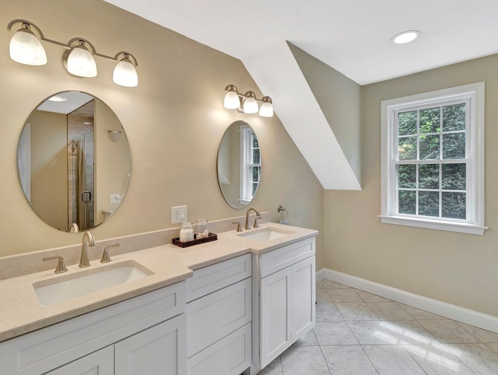 Bathroom, Dual Sink Vanities, Interior, Recessed Lighting