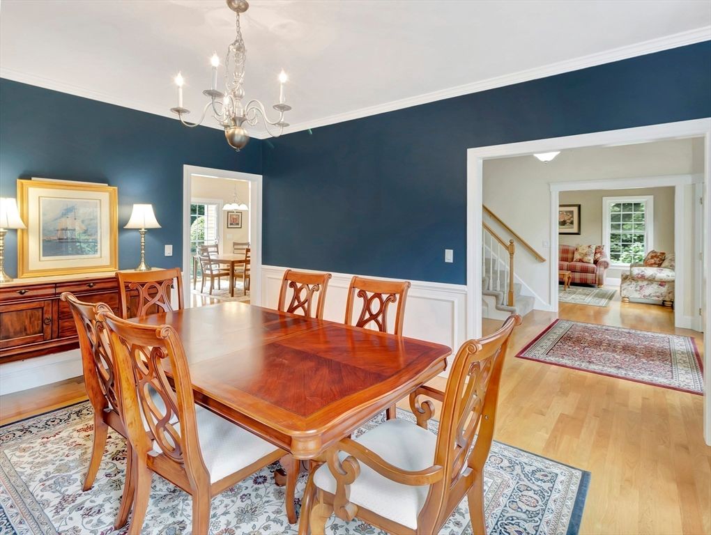 Chandelier, Dining room, Interior, Living room, Wood Texture Flooring