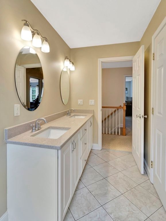 Bathroom, Dual Sink Vanities, Interior
