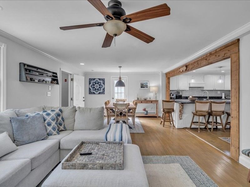 Dining room, Interior, Kitchen, Living room, Pendant Lights, Recessed Lighting, Stainless Steel Appliances, Wood Texture Flooring