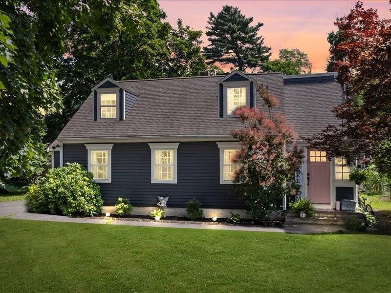 Exterior, Facade, Cape Cod
