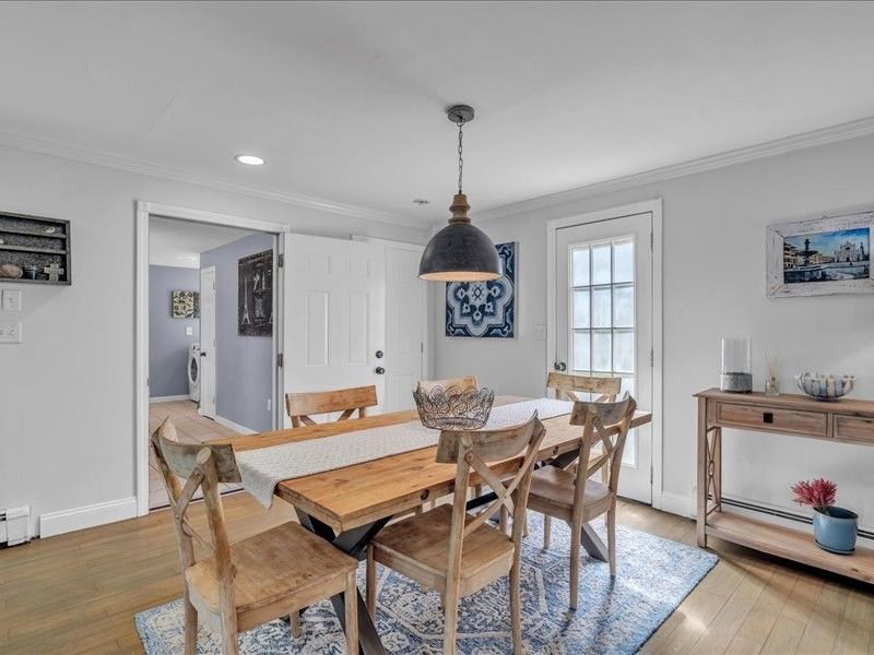 Dining room, Interior, Pendant Lights, Recessed Lighting, Wood Texture Flooring