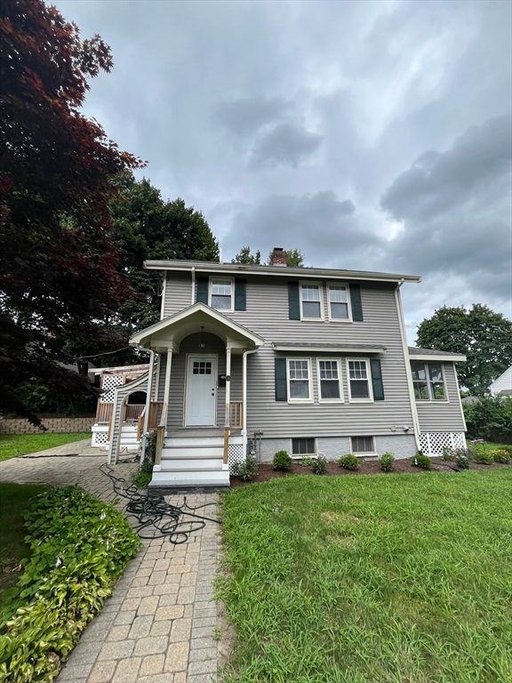 Backyard, Exterior, Facade, Raised Ranch