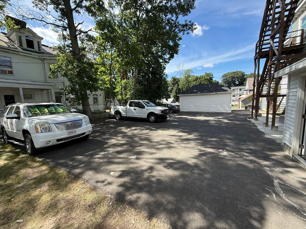 Detached Garage, Exterior