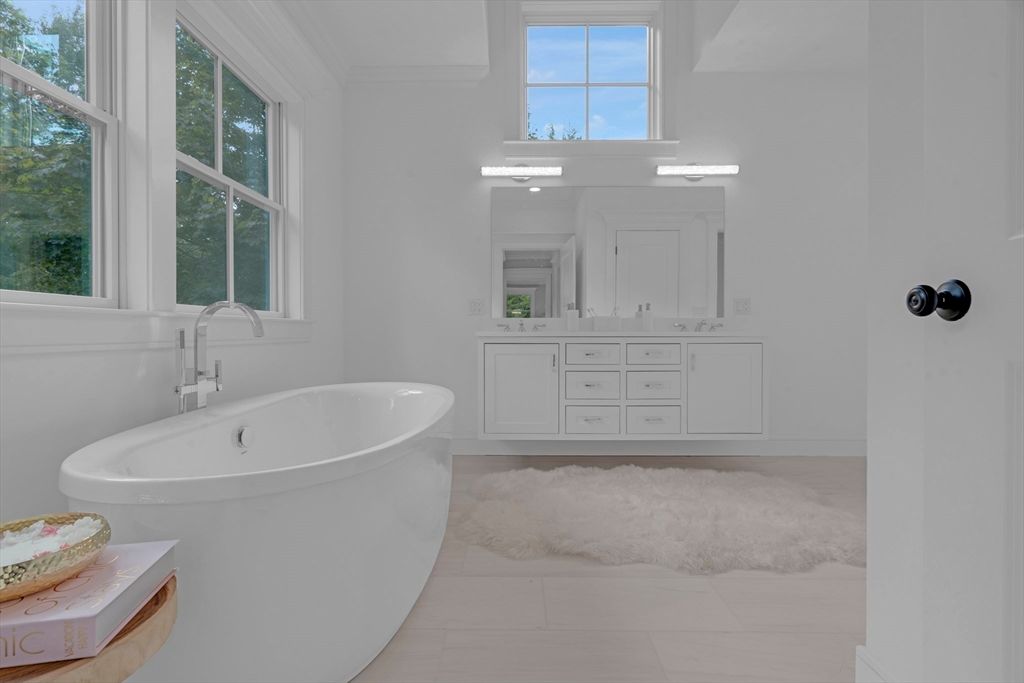 Bathroom, Free Standing Baths, Interior