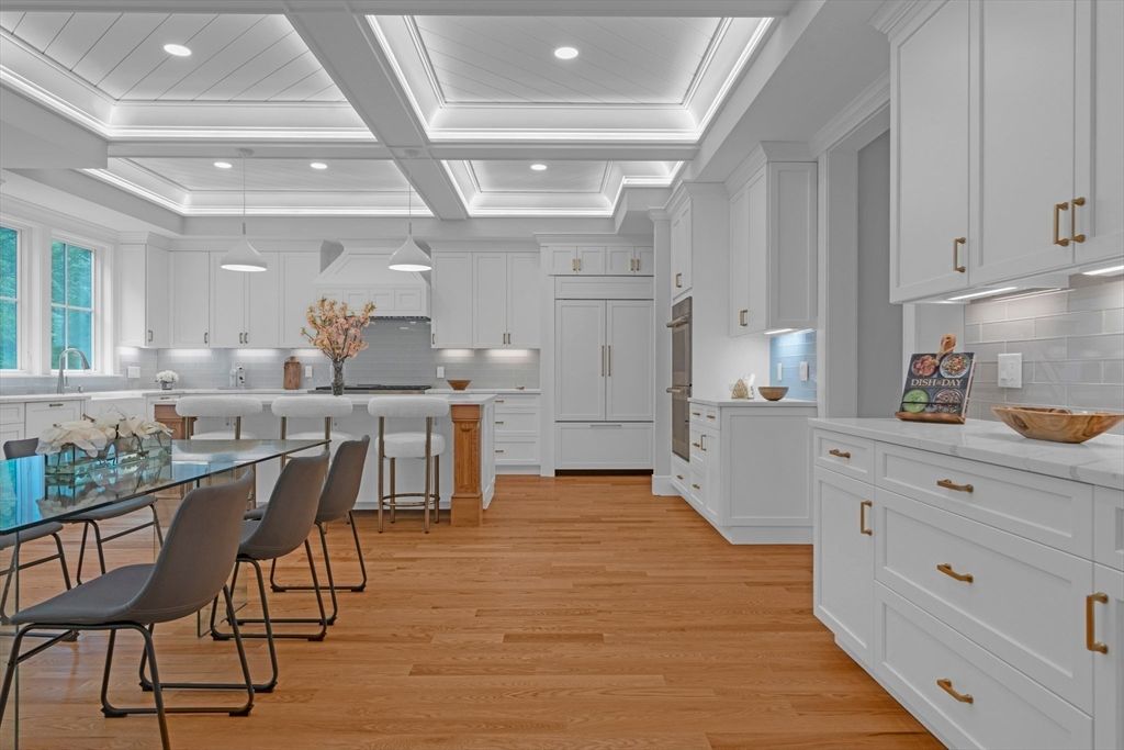 Dining room, Interior, Kitchen, Pendant Lights, Recessed Lighting, Wood Texture Flooring