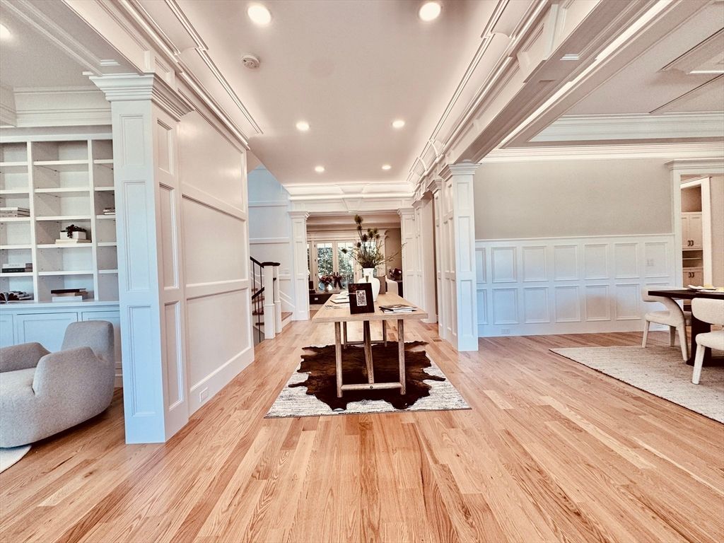Interior, Recessed Lighting, Wood Texture Flooring