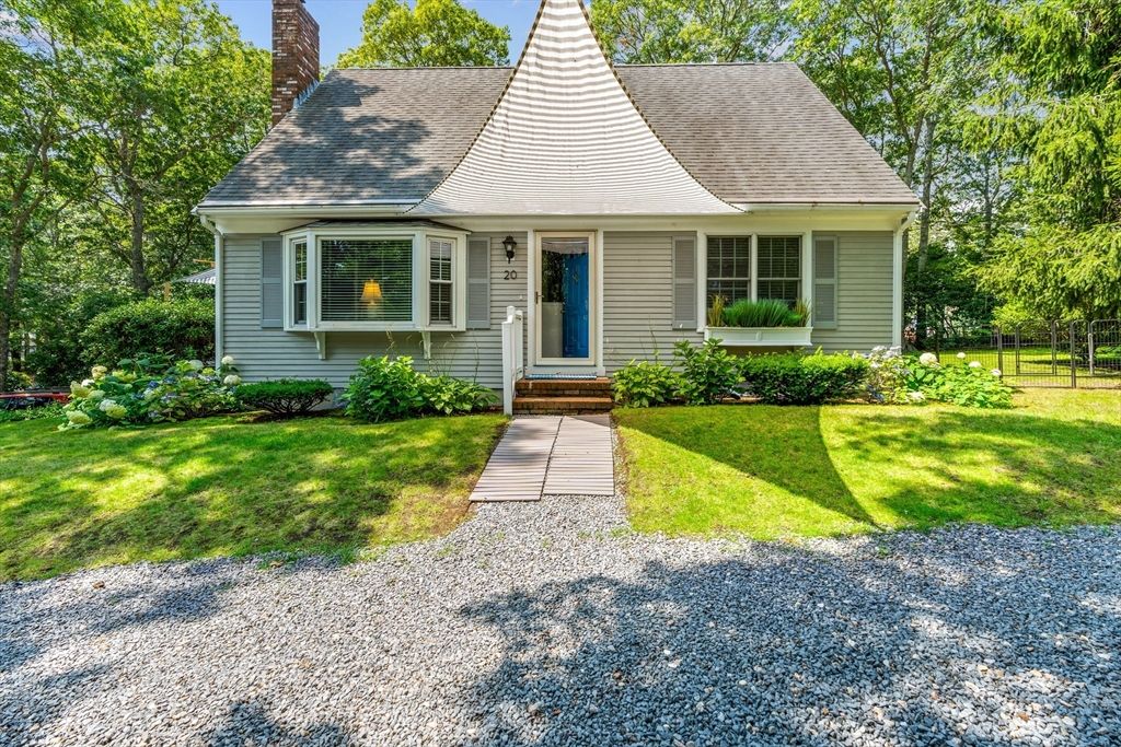 Exterior, Facade, Cape Cod