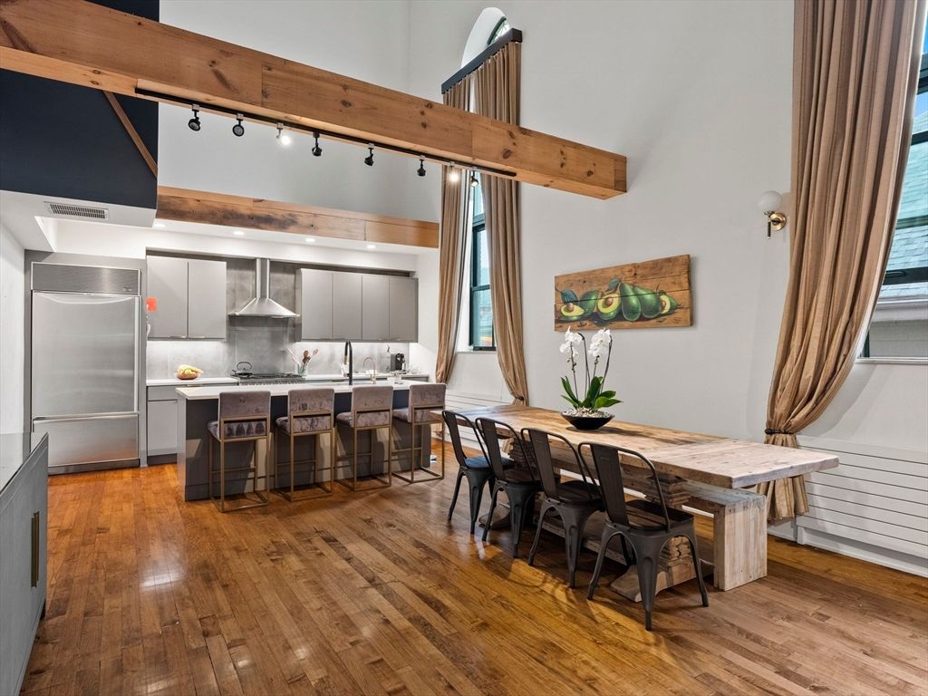 Dining room, Interior, Kitchen, Stainless Steel Appliances, Wooden Beams, Wood Texture Flooring