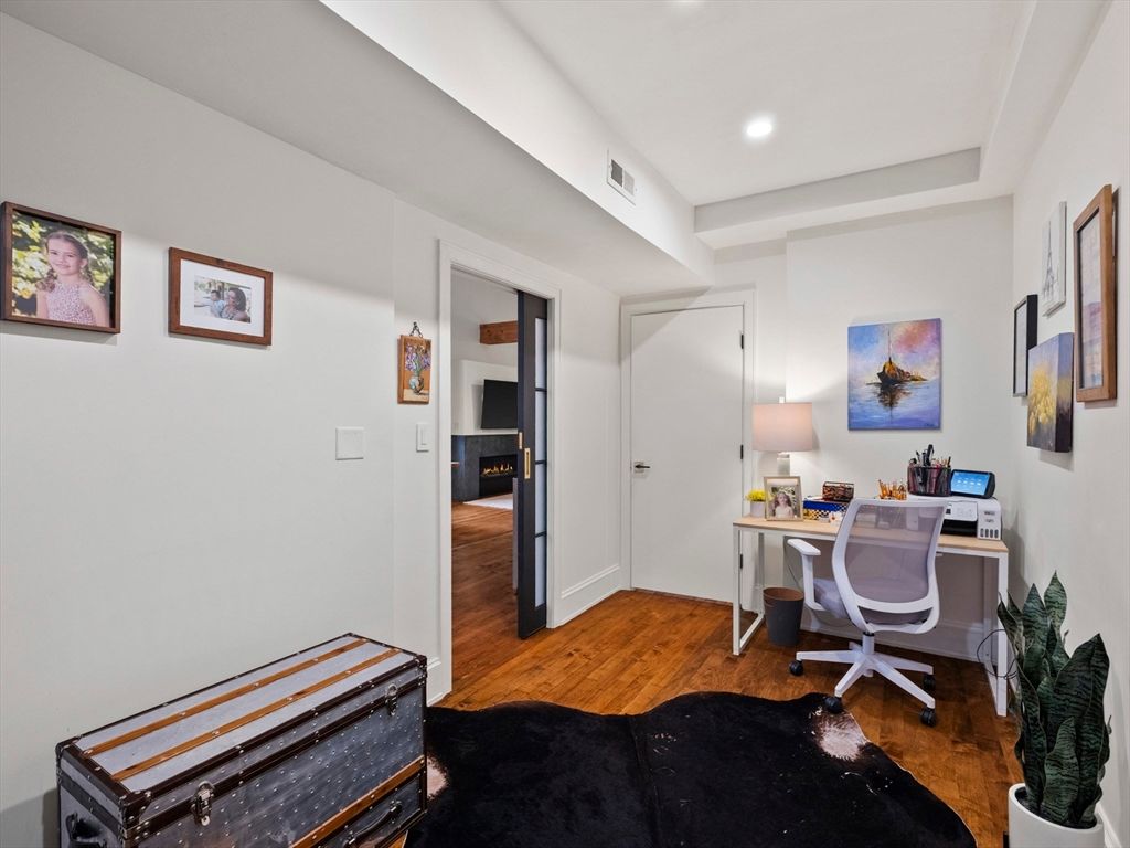Home Office, Interior, Recessed Lighting, Wood Texture Flooring