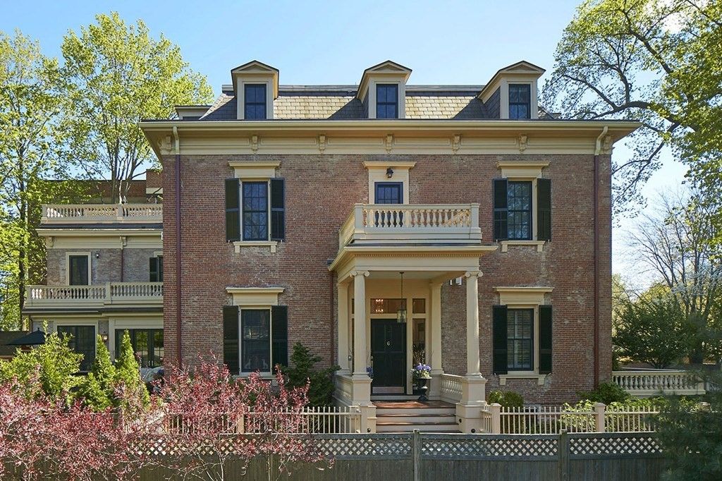 Exterior, Facade, Brick Facade, Georgian