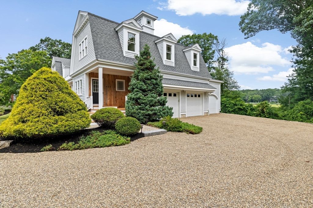Attached, Exterior, Facade, Cape Cod