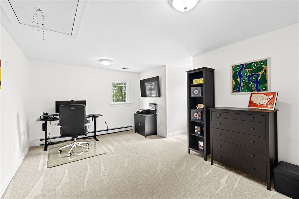 Home Office, Interior
