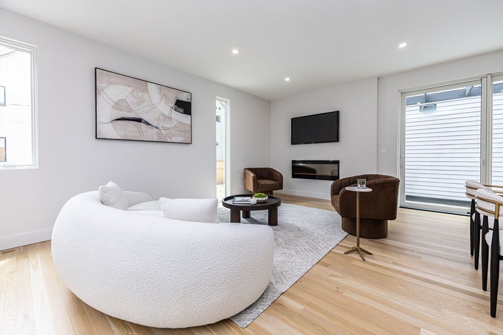 Interior, Living room, Recessed Lighting, Wood Texture Flooring