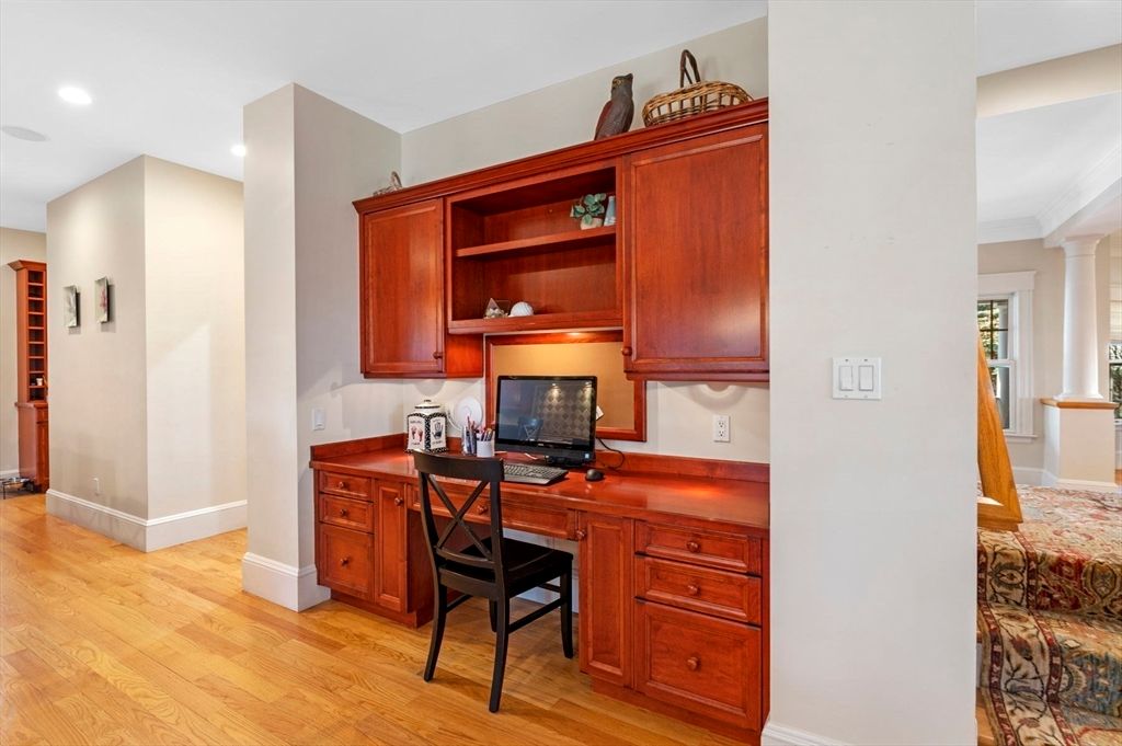 Home Office, Interior, Recessed Lighting, Wood Texture Flooring