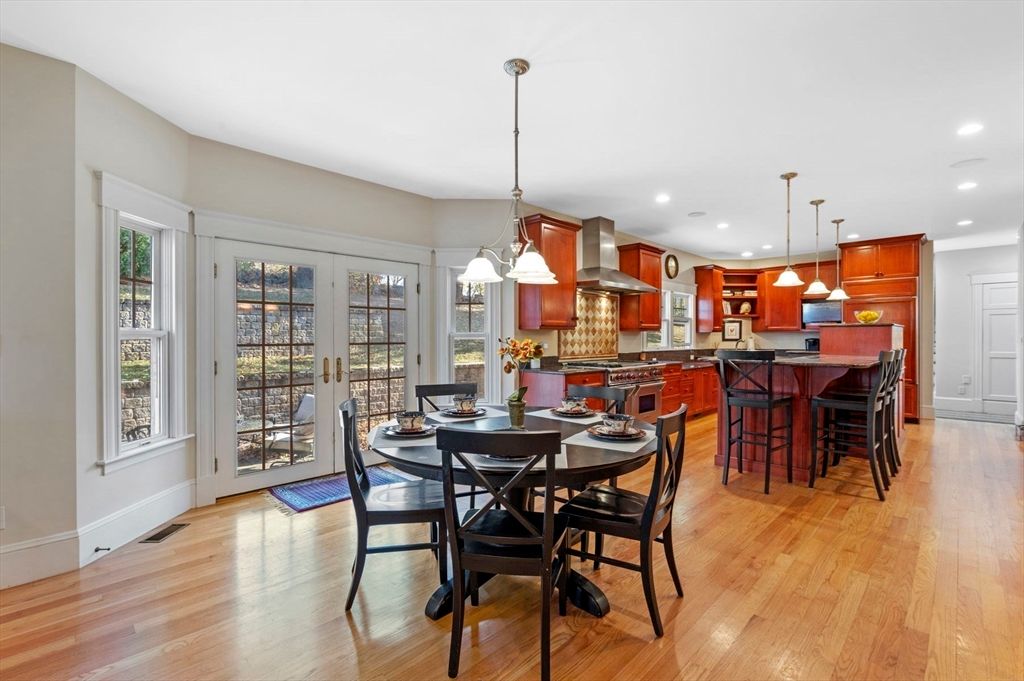 Dining room, Interior, Kitchen, Pendant Lights, Recessed Lighting, Wood Texture Flooring