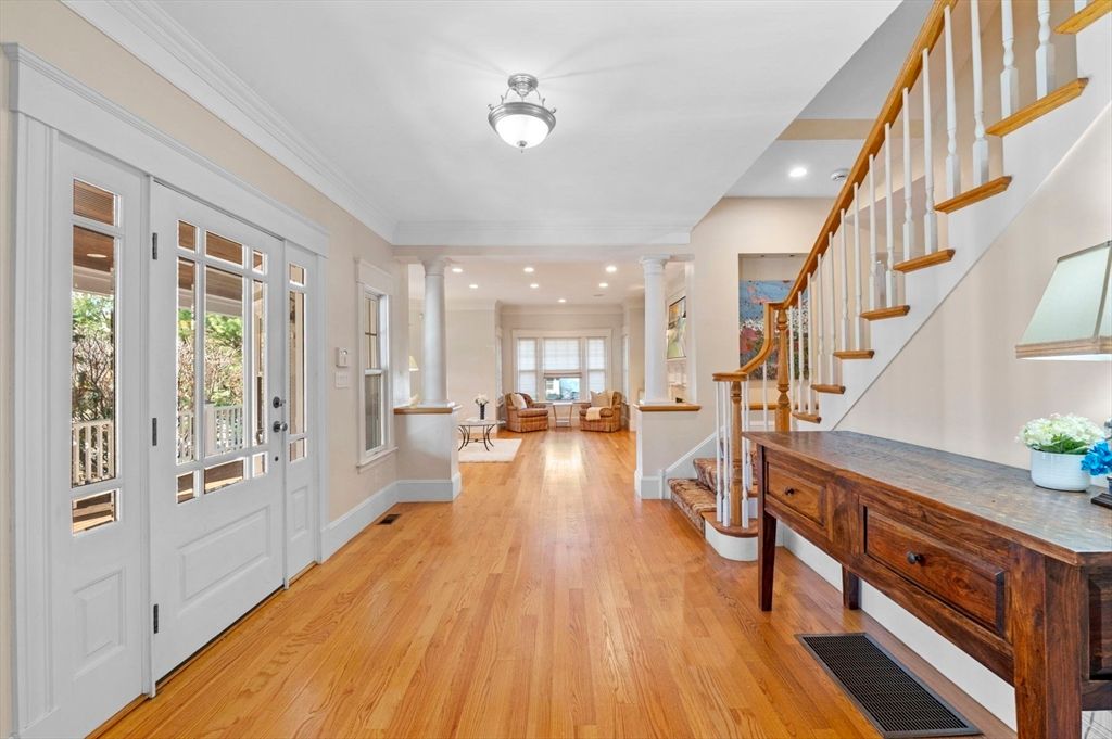 Interior, Recessed Lighting, Wood Texture Flooring