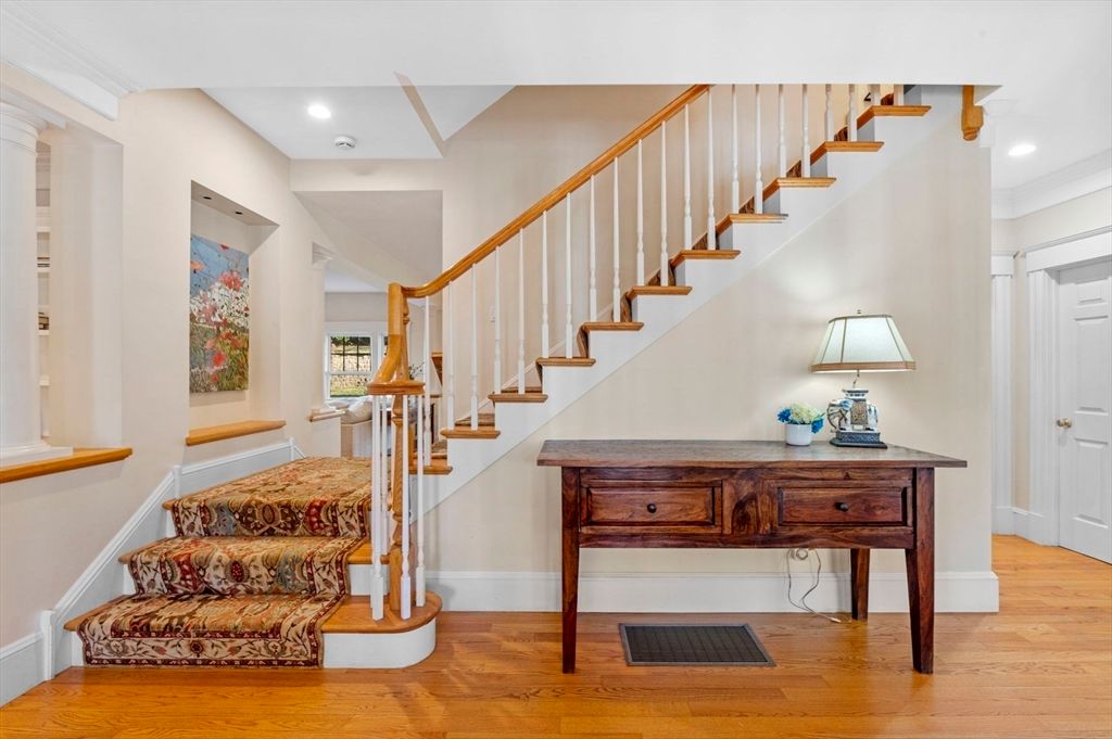 Interior, Recessed Lighting, Wood Texture Flooring