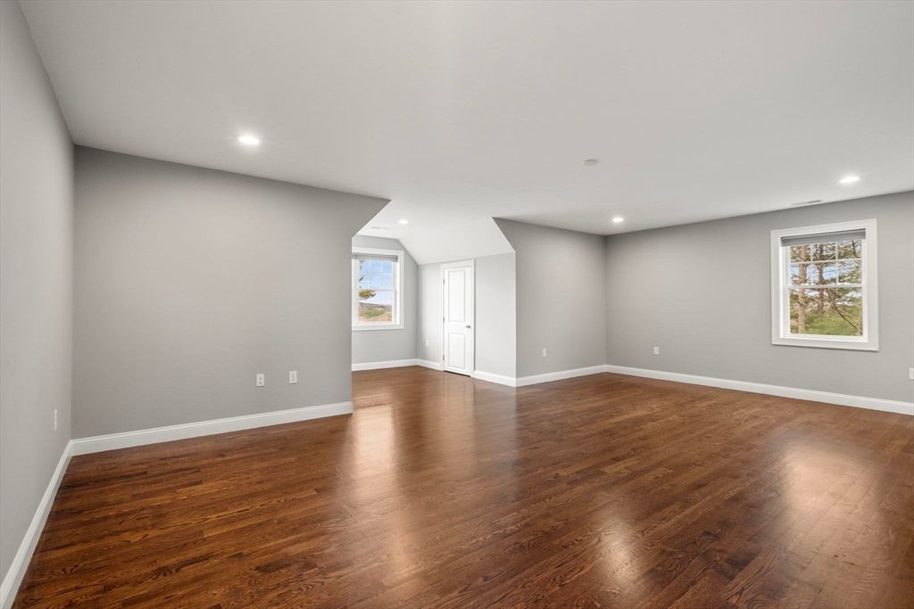 Bathroom, Interior, Recessed Lighting, Wood Texture Flooring