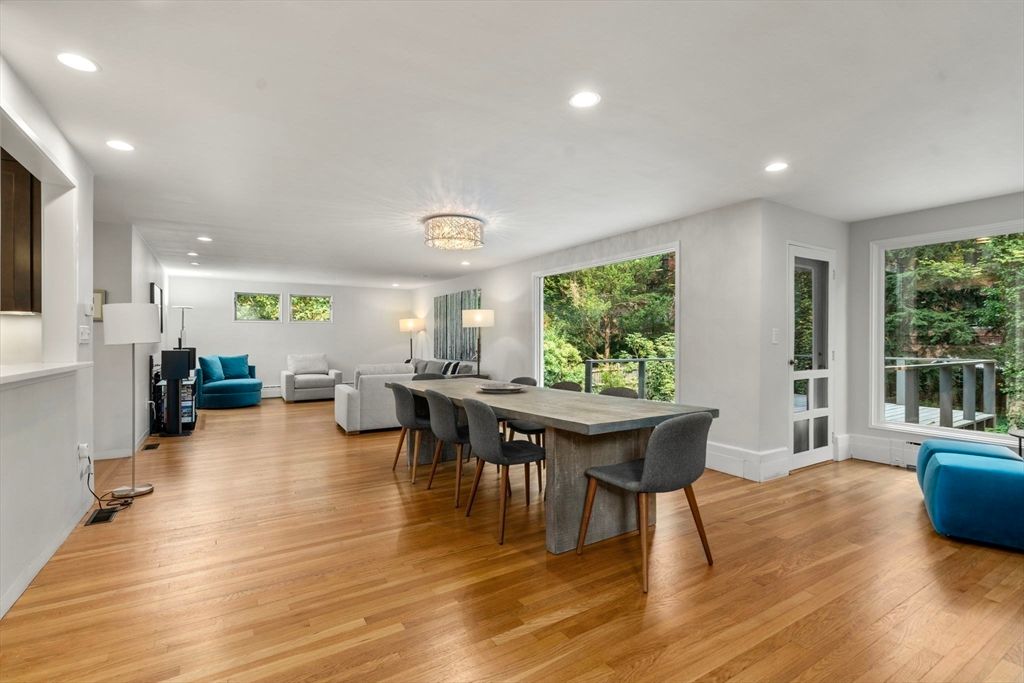 Dining room, Interior, Living room, Recessed Lighting, Wood Texture Flooring