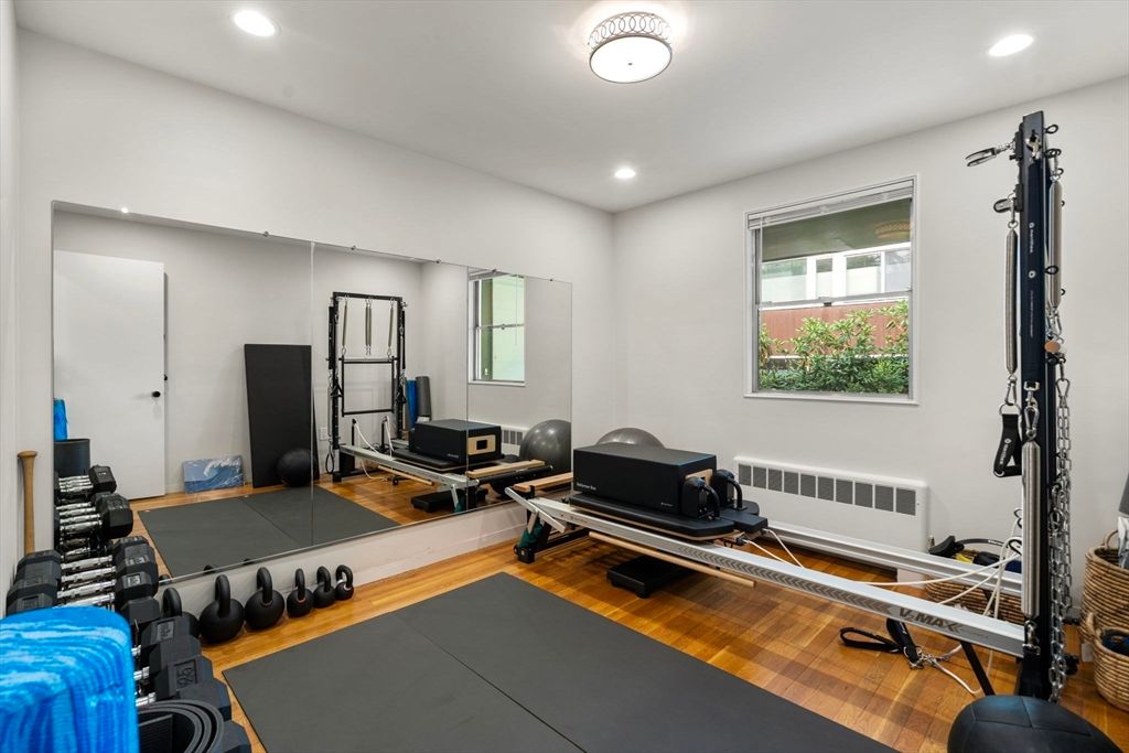 Fitness Equipment, Interior, Recessed Lighting, Wood Texture Flooring