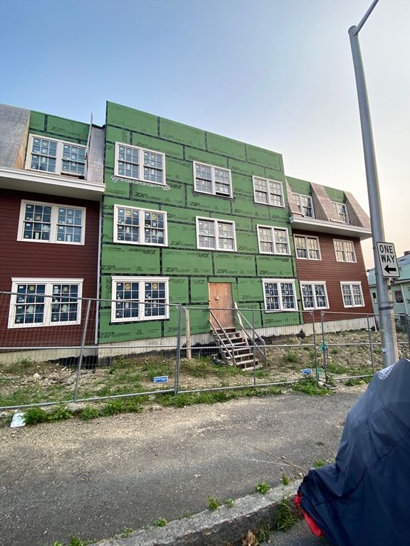Exterior, Facade, Condo Building