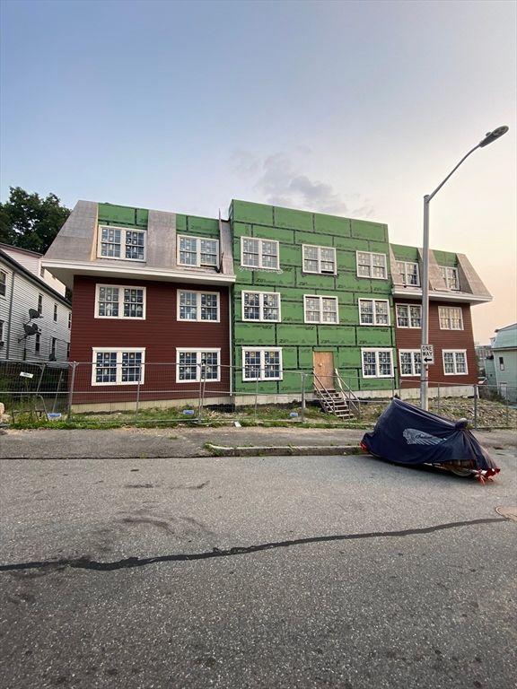 Exterior, Facade, Condo Building