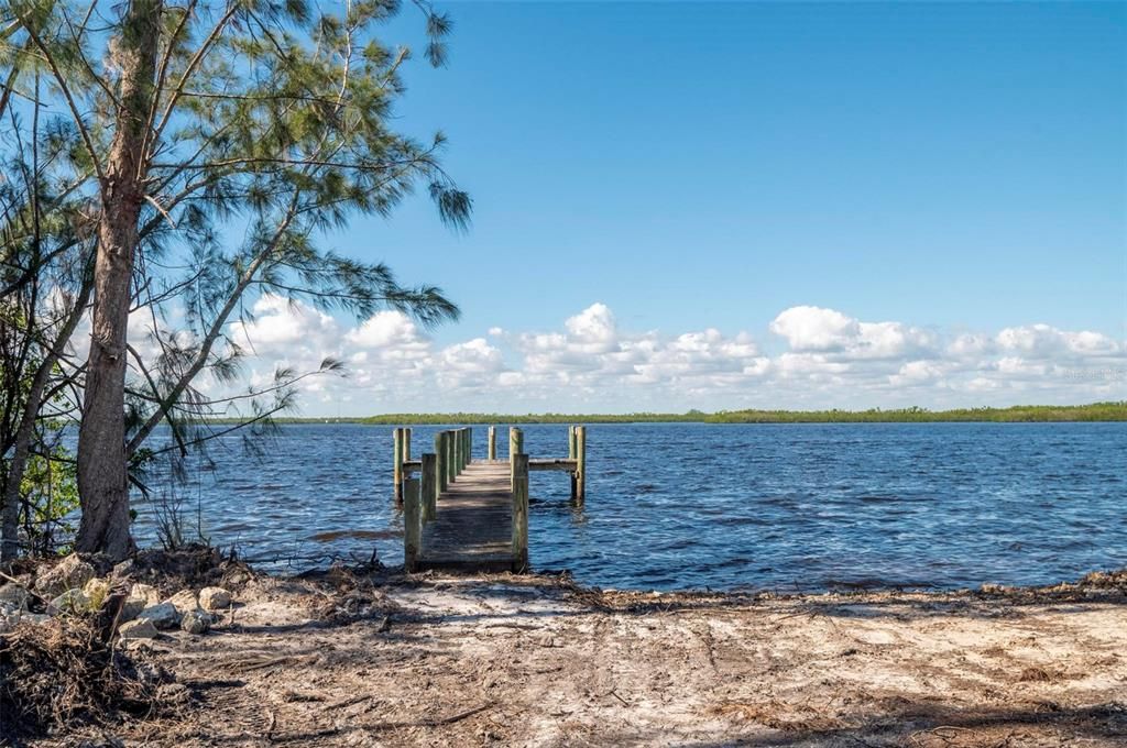 Exterior, Lake