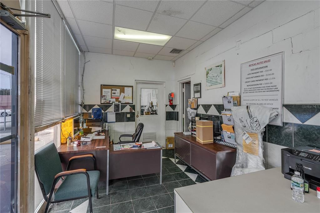 Home Office, Interior