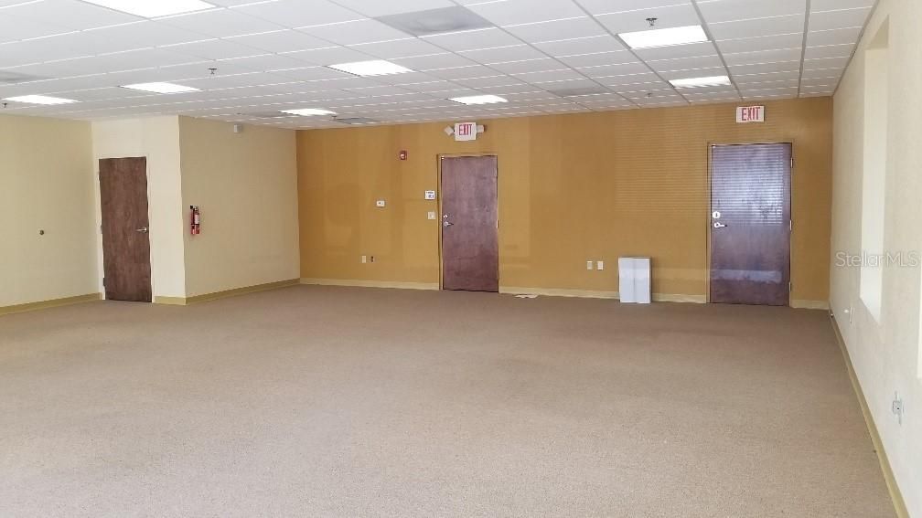 Empty room, Interior, Recessed Lighting
