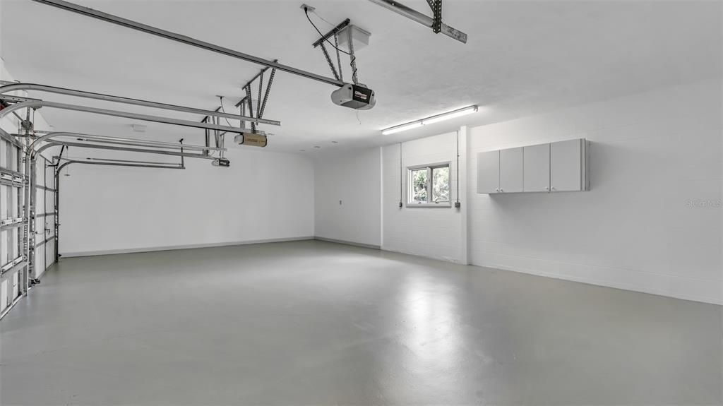 Garage, Interior