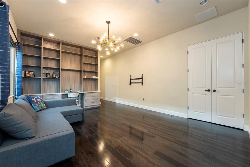 Interior, Living room, Pendant Lights, Recessed Lighting, Wood Texture Flooring
